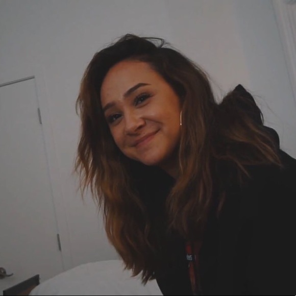 Meet your Posher, Taylor - Picture 1 of 1